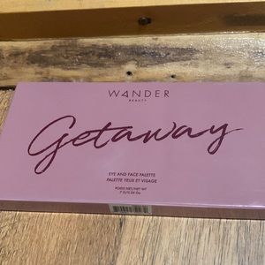 Wander beauty eye and face palette